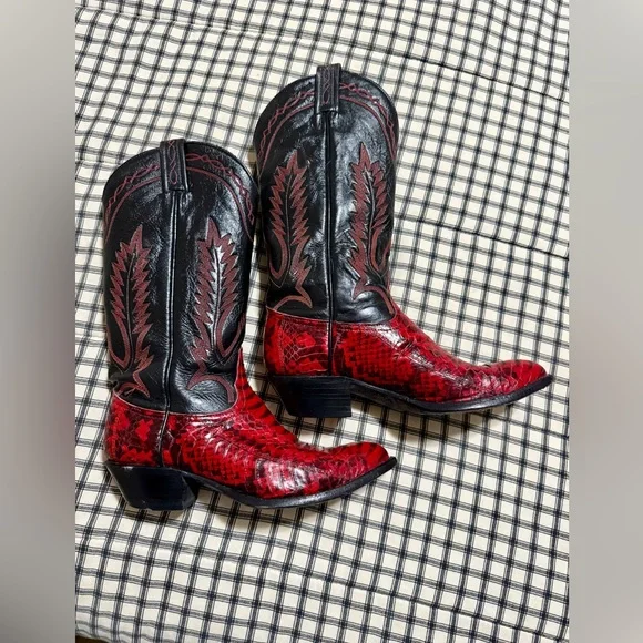 Tony Lama western vintage cowboy boots. Size 6 and 1/2. - Picture 3 of 3